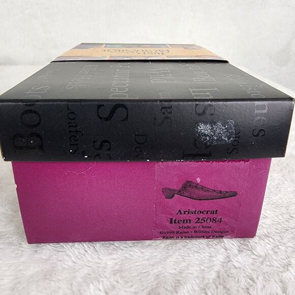Aristocrat- Just The Right Shoe Sculpture. Mint Condition. COA includes Box - Picture 8 of 9